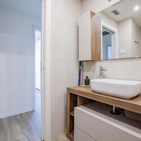 Moderno E Arredato Di 3 Locali بيت للعطل *